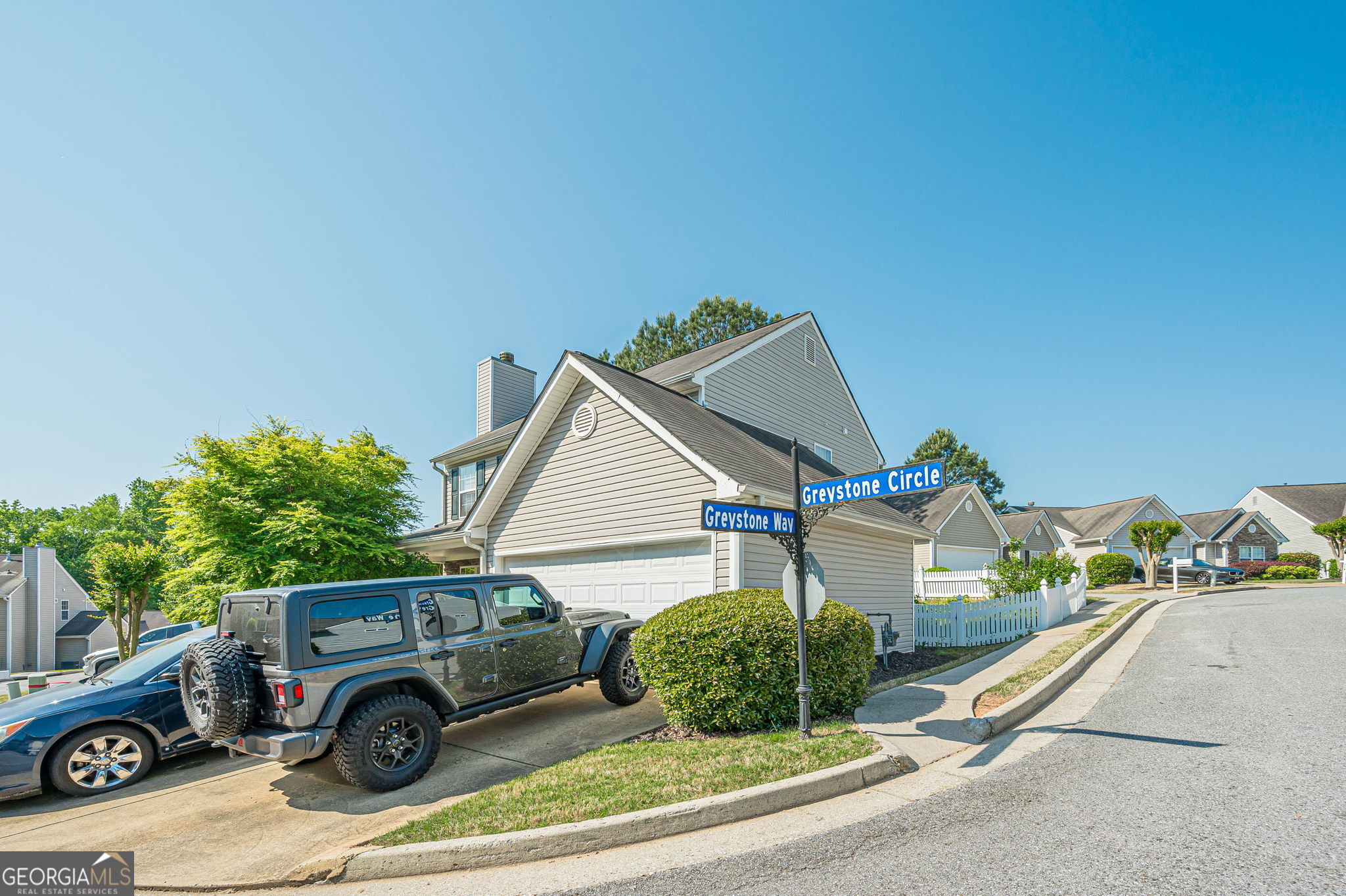 316 Greystone CIR