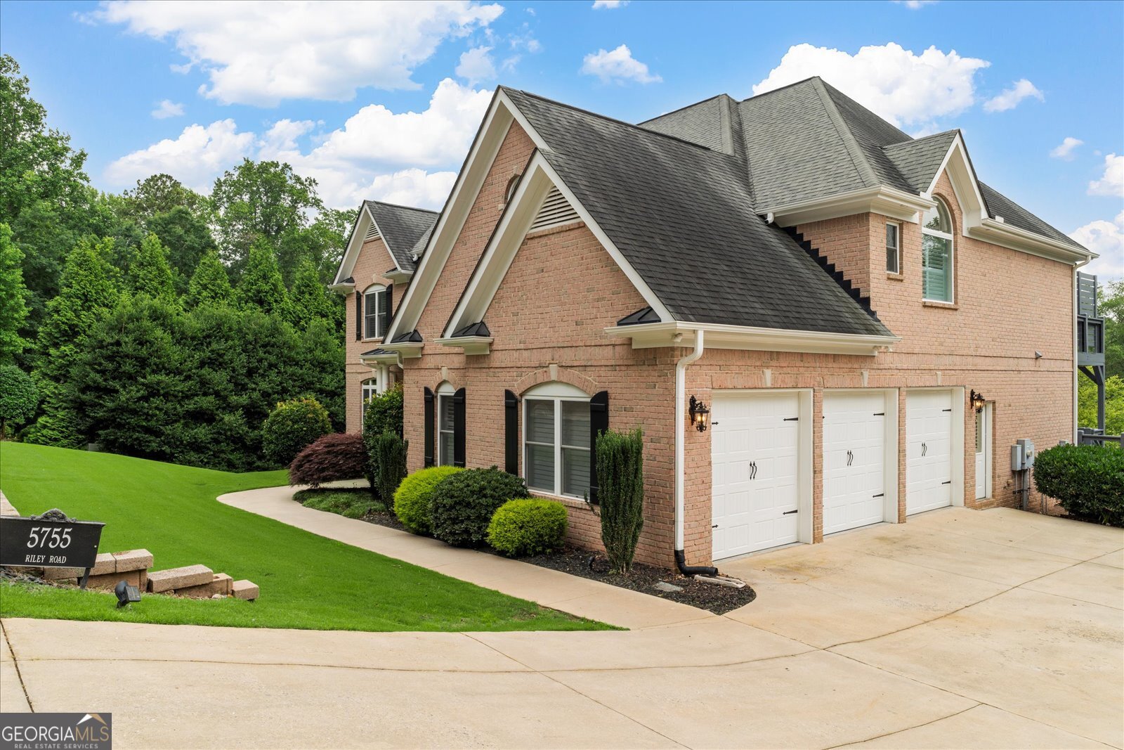 5755 Riley RD