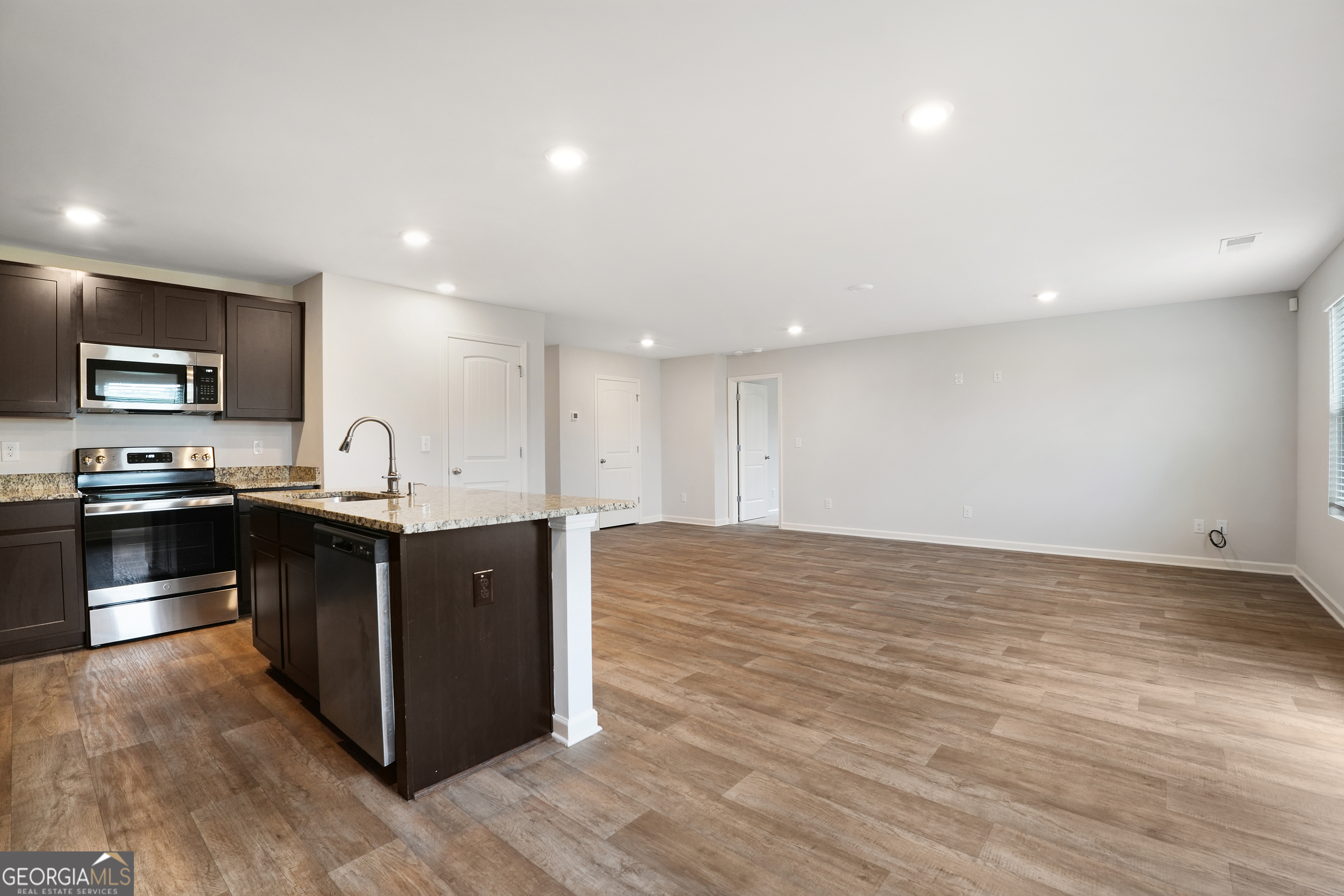7220 Winterberry CIR