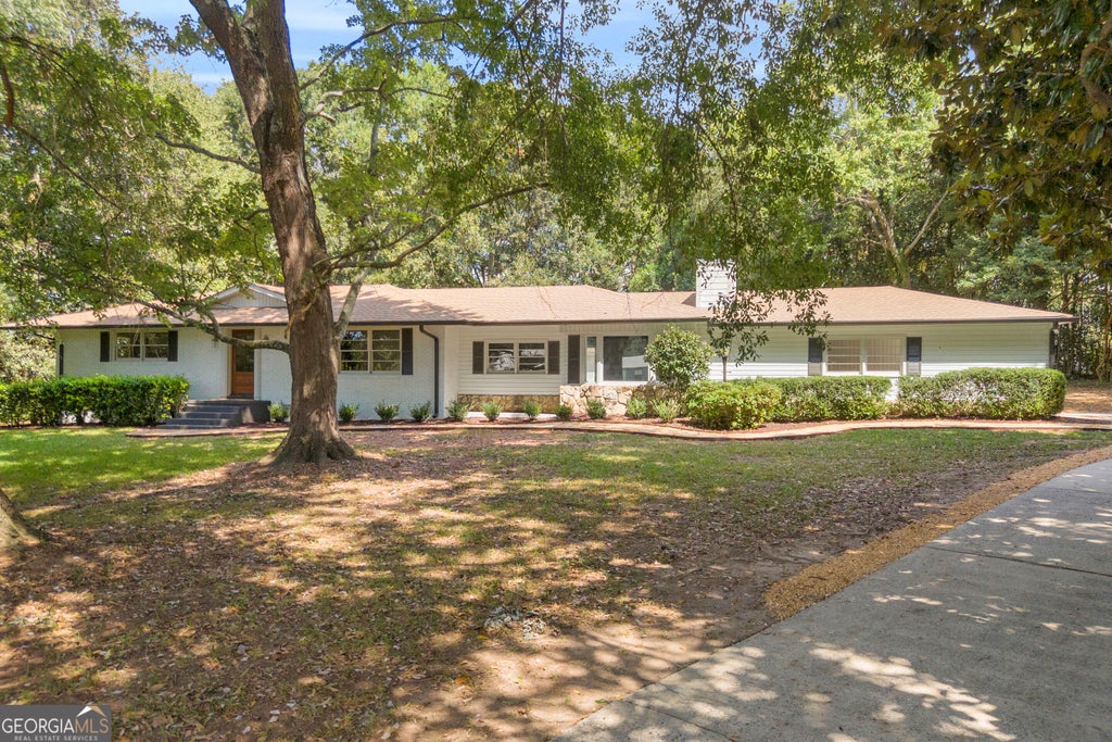 Photo of 921 Highway 72 E, Comer, GA 30629 (MLS # 10845100)