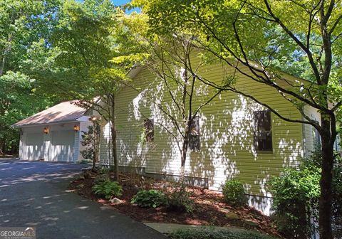 A home in Hiawassee