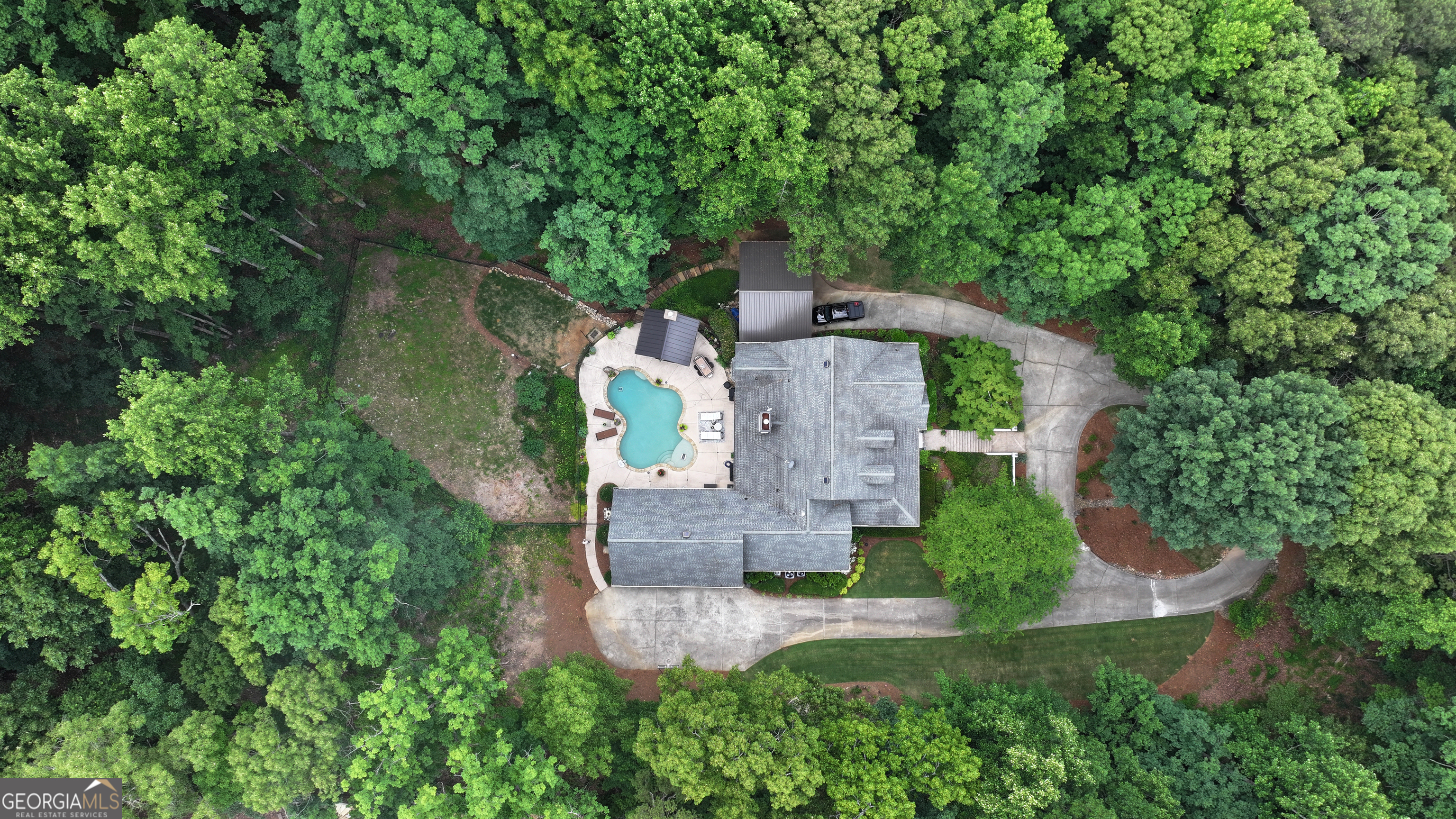 2195 E Maddox RD
