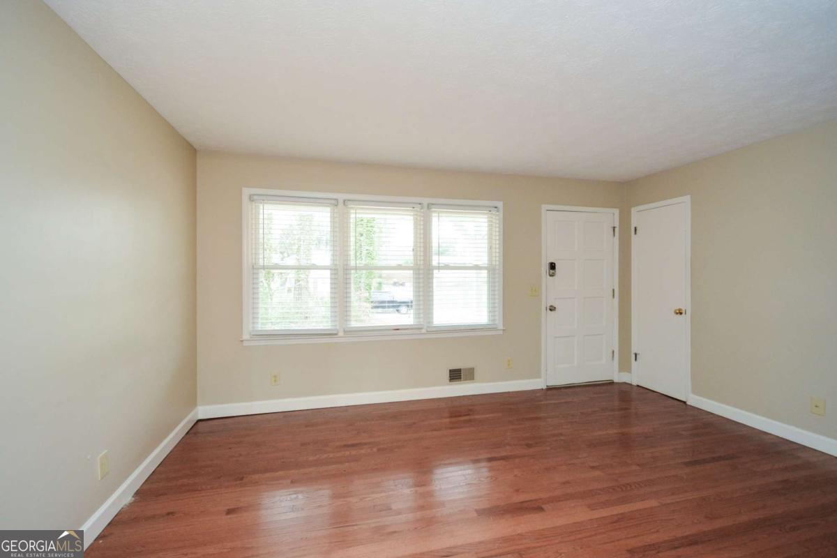 Plains Estate - Residential Lease