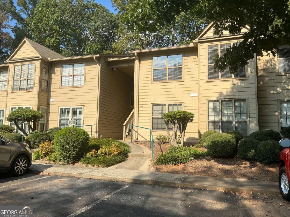 Rare opportunity to own at an affordable price! 2/2 on MAIN level with private patio in swim/tennis community. Close to 985, shopping, and restaurants! This unit has been kept in excellent condition with upgraded carpet and is move-in ready. Living space is XL with walk-in closets and a pantry. All appliances, plus washer/dryer included in sale. Why rent when you can own in this well-kept and desirable condo in sought-after Hamilton Place?