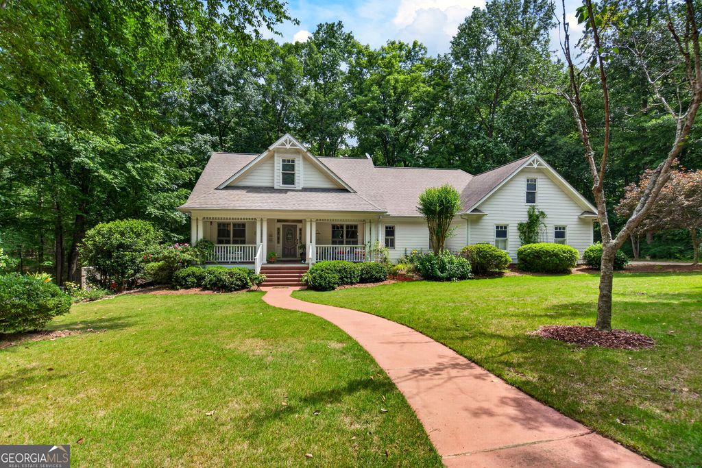 Photo of 1514 Piedmont Lake Road, Pine Mountain, GA 31822 (MLS # 10770763)