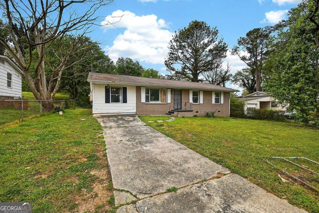 Photo of 5173 Kingswood Circle, Atlanta, GA 30349 (MLS # 10724469)