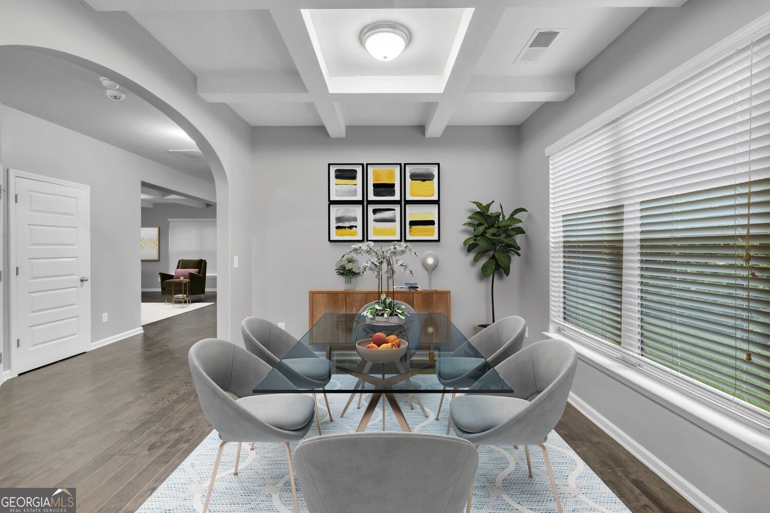 121 Escalade DR