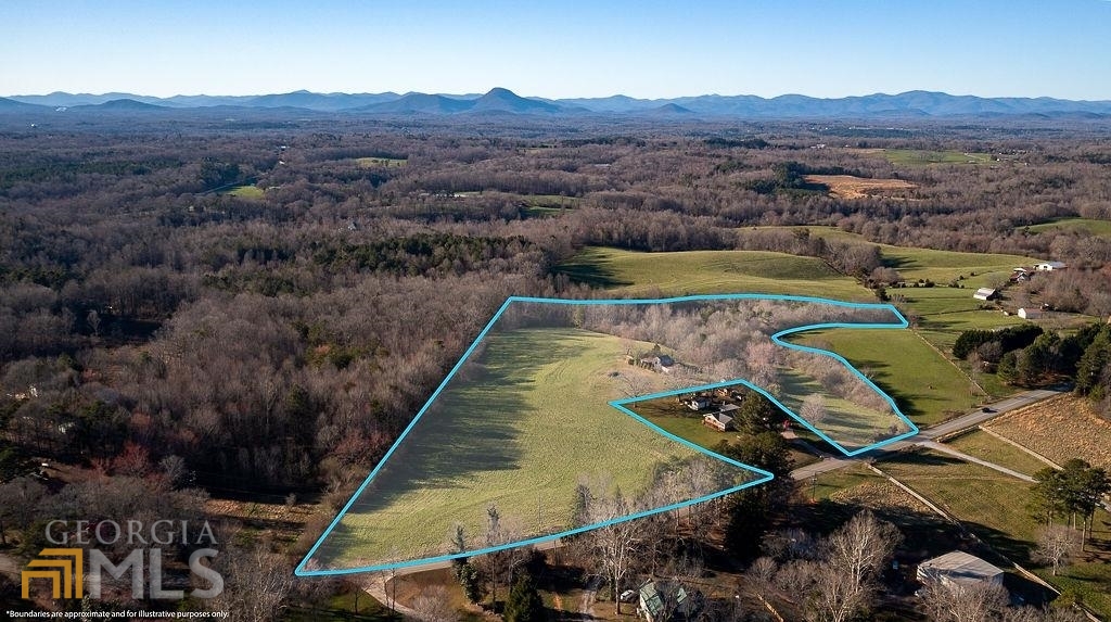 Rare find in South Habersham! 16.66 beautiful acres on Level Grove Rd with great road frontage and gorgeous mountain views! Multiple great building sites offered on property. Old barn that can be rehabbed or used for wood. Convenient to schools and highways. Power and water available at the road. Don't miss this one, see it today!