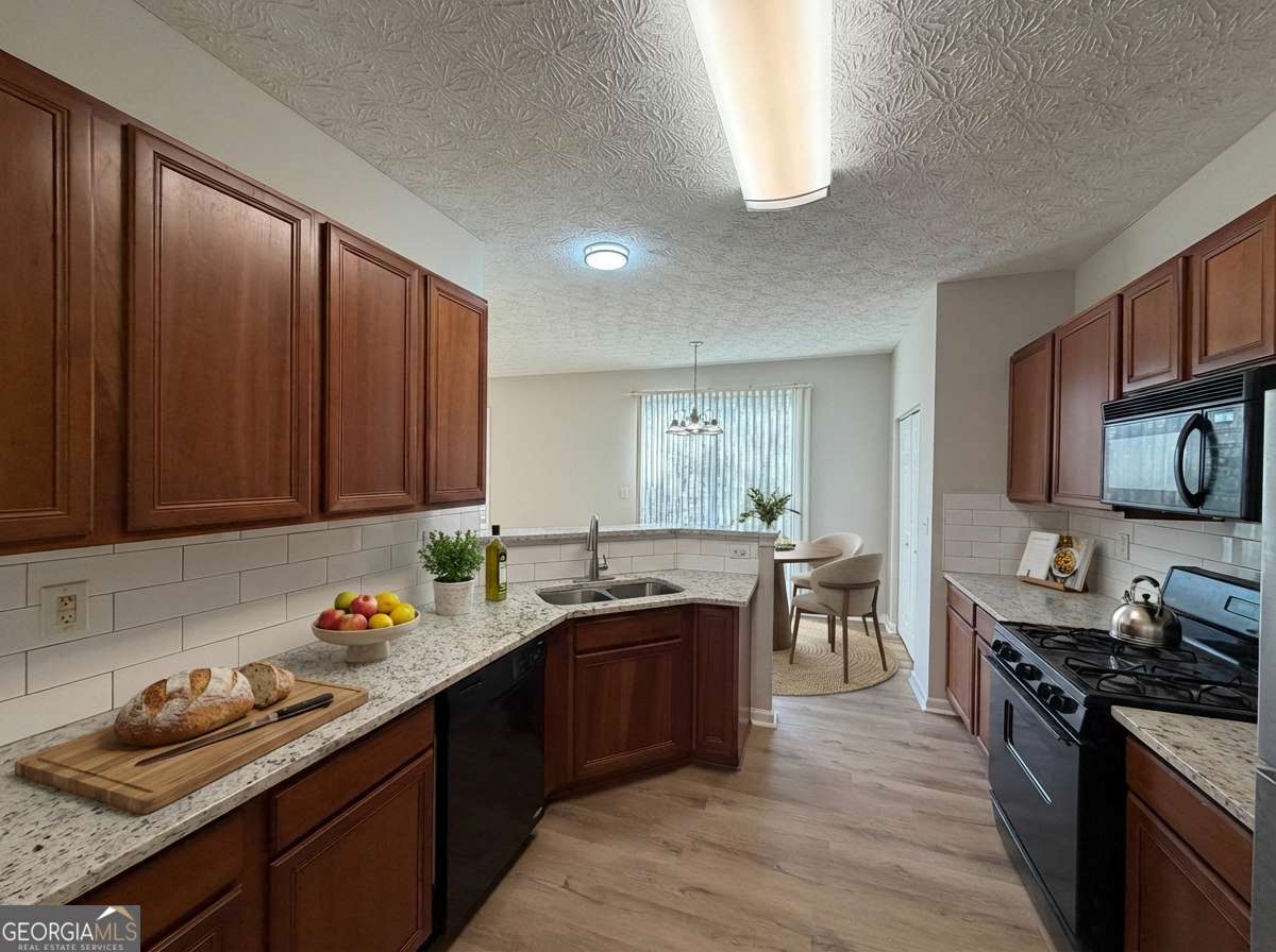 7160 Silvermine XING