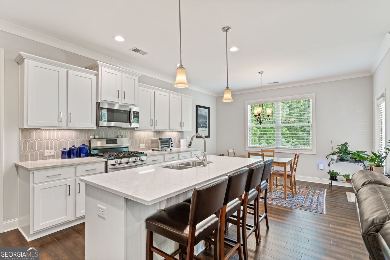 3219 Blackshear DR