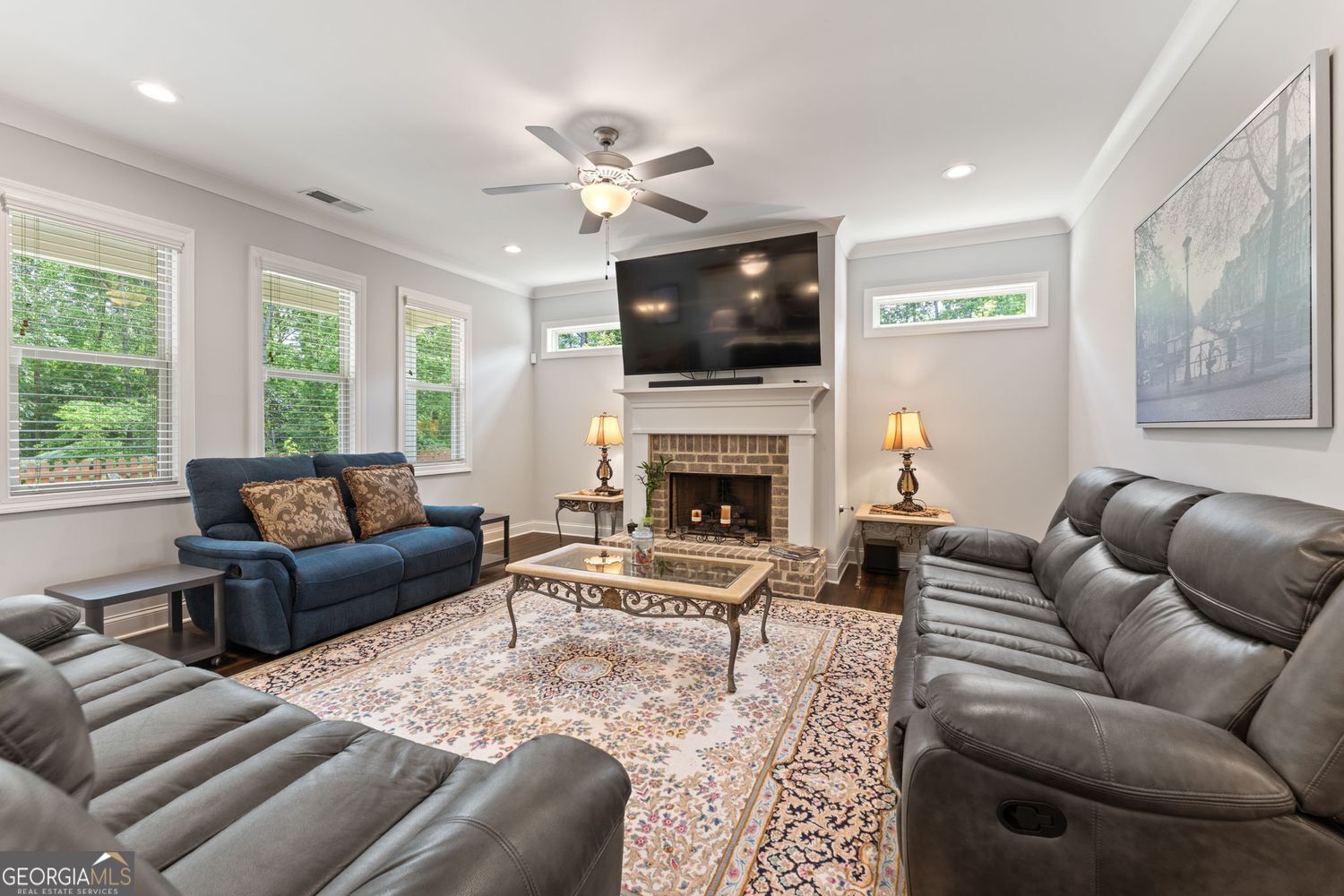 3219 Blackshear DR