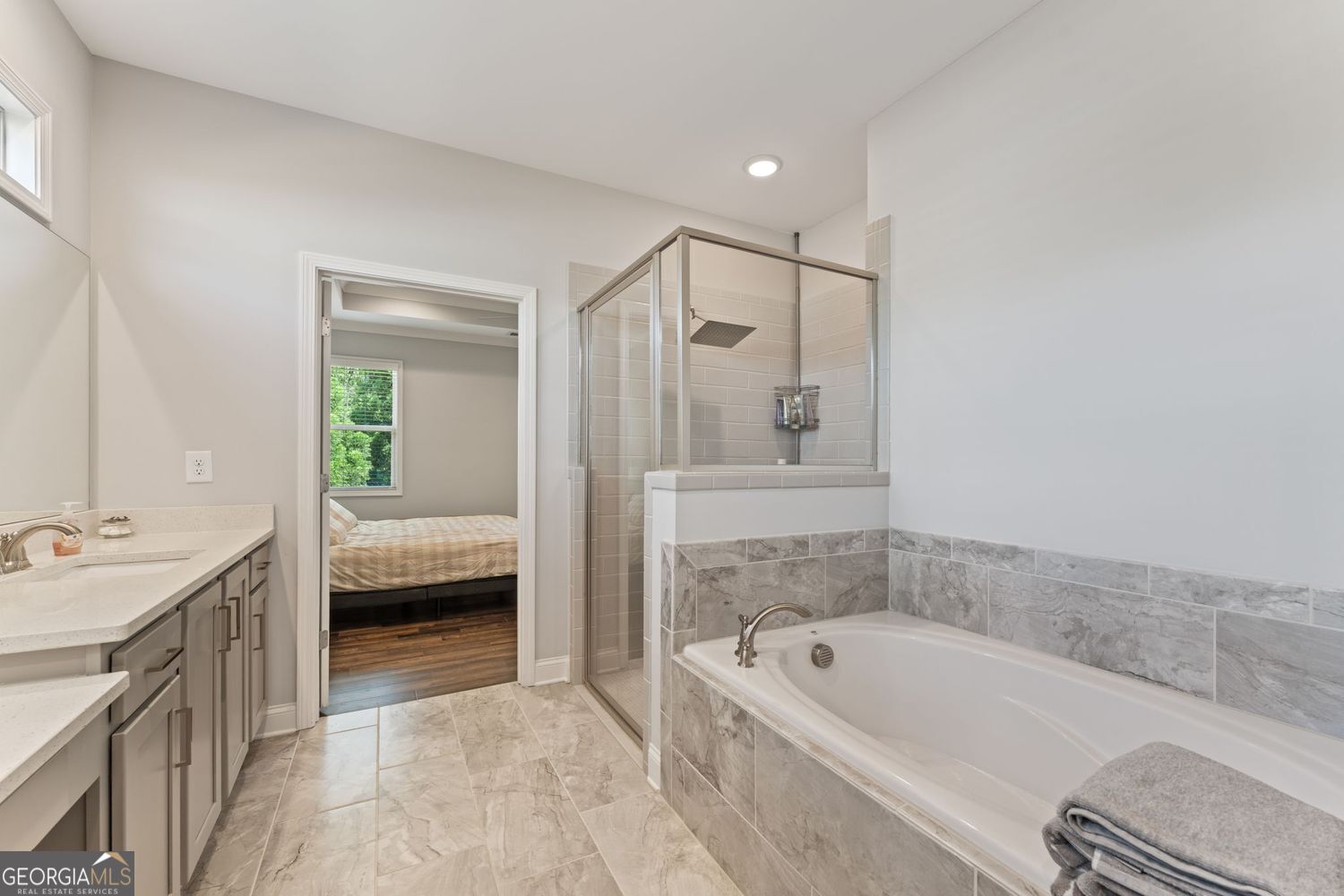 3219 Blackshear DR
