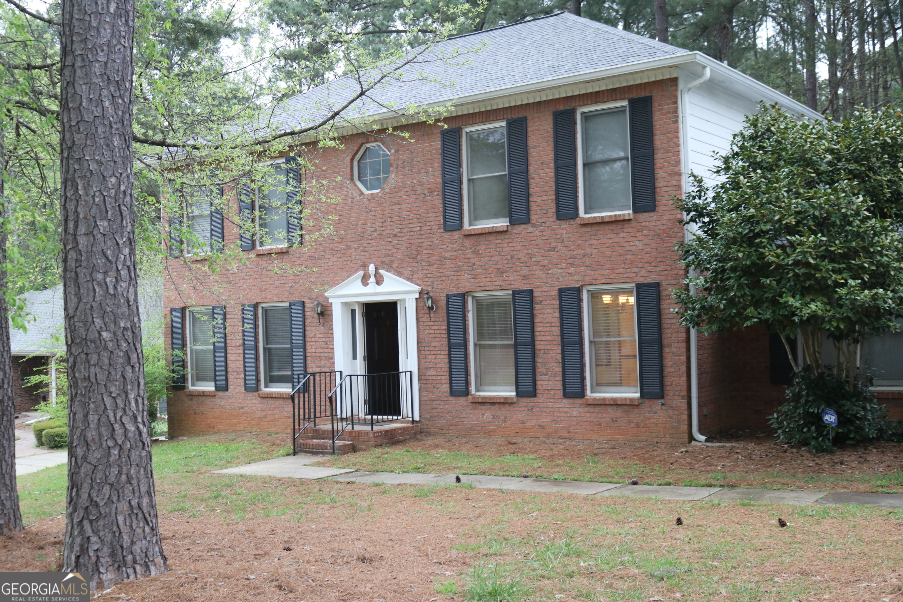 A very nice home located in Peachtree City is now available for lease. The home has 4 bedrooms. One of the bedrooms is located on the first floor but this is not the master bedroom. This would be considered a guest or in-law bedroom. All of the floors have brand new. The first floor features nice LVP flooring. The upstairs bedrooms and hallways have new carpets. The home has recently been painted. The home has a nice family room with fireplace and bookshelves.