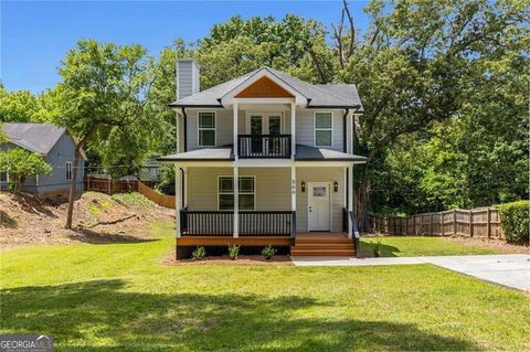 Photo of 866 Capitol View Avenue NW, Atlanta, GA 30318 (MLS # 10771212)