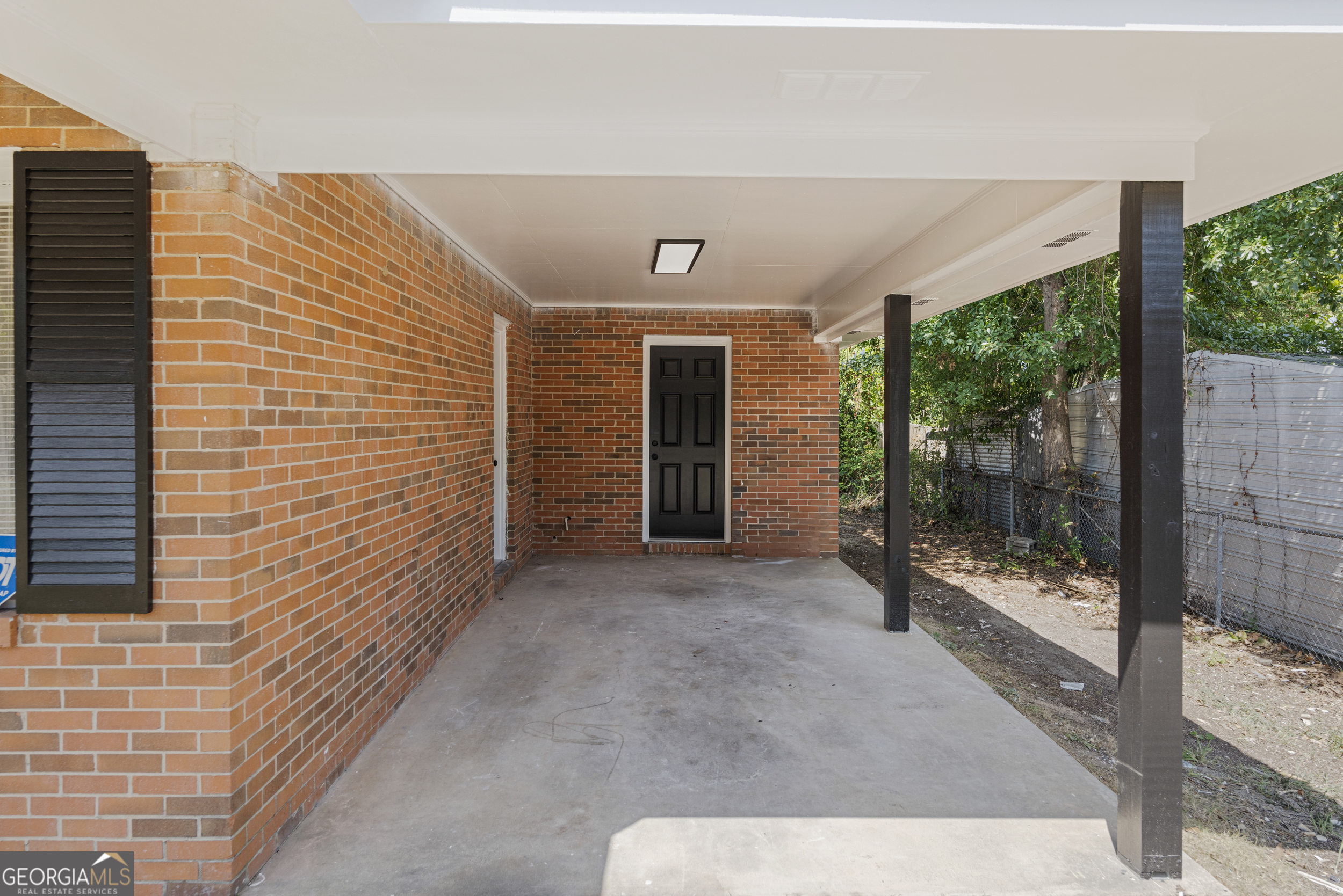 1813 Huffman DR