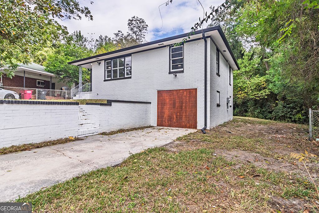 Photo of 1124 N Beddingfield Drive, Macon, GA 31206 (MLS # 10774671)