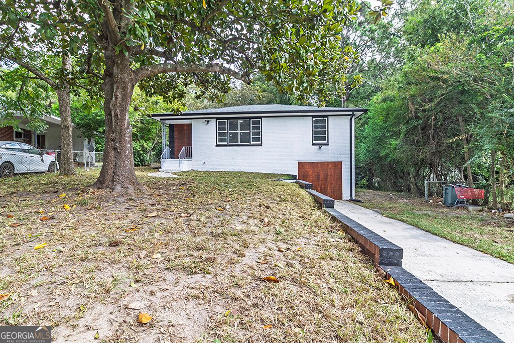 Photo of 1124 N Beddingfield Drive, Macon, GA 31206 (MLS # 10774671)