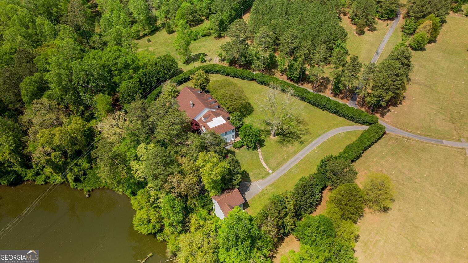 70 Golf Course LN