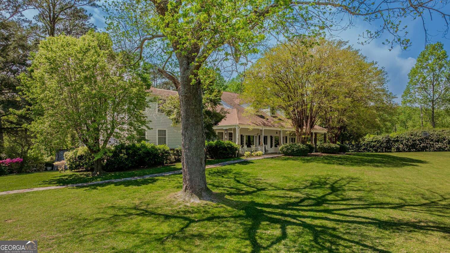 70 Golf Course LN
