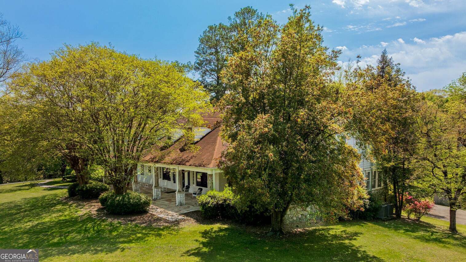 70 Golf Course LN