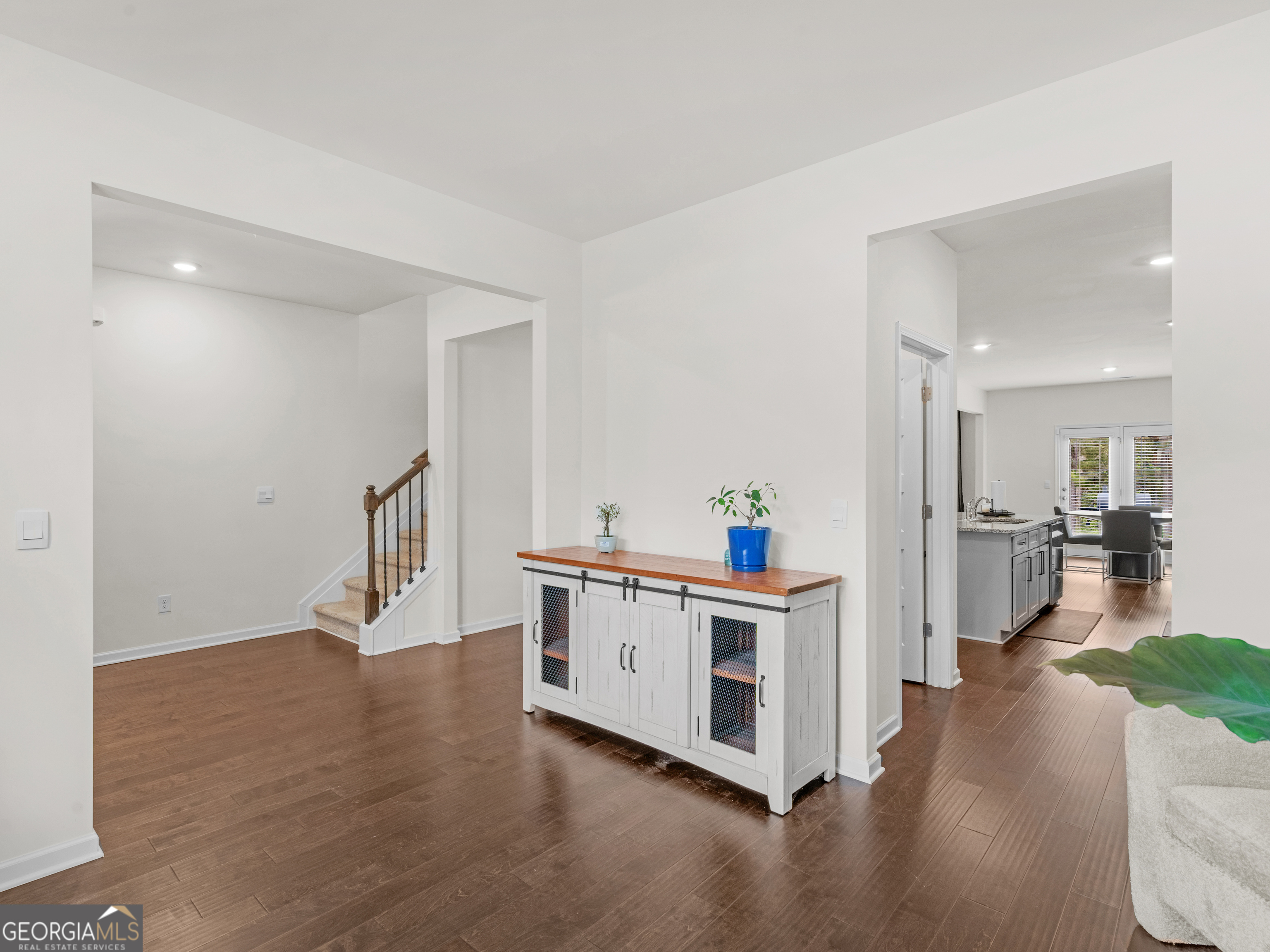 368 Noblewood DR