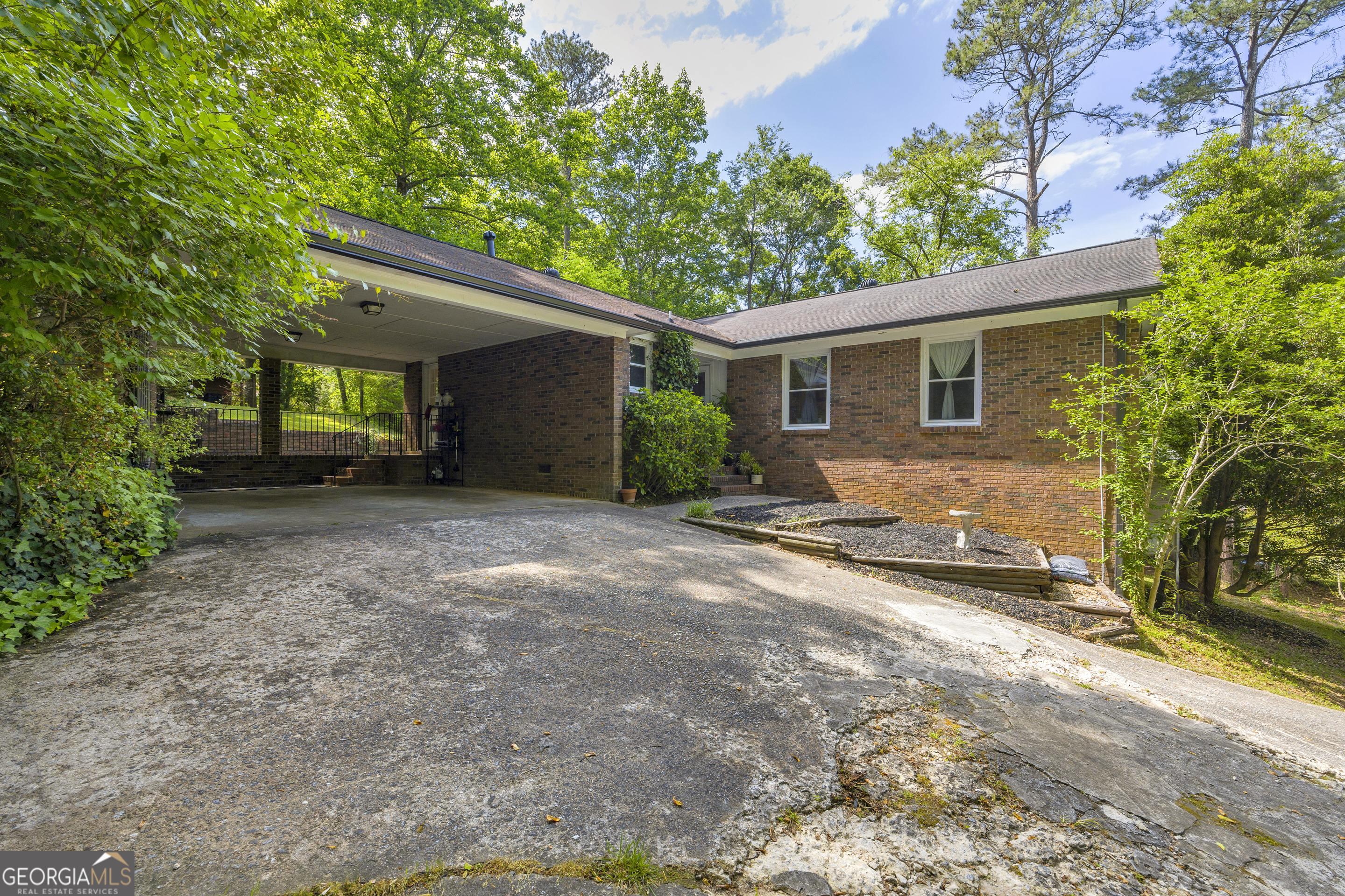 480 Somerset DR