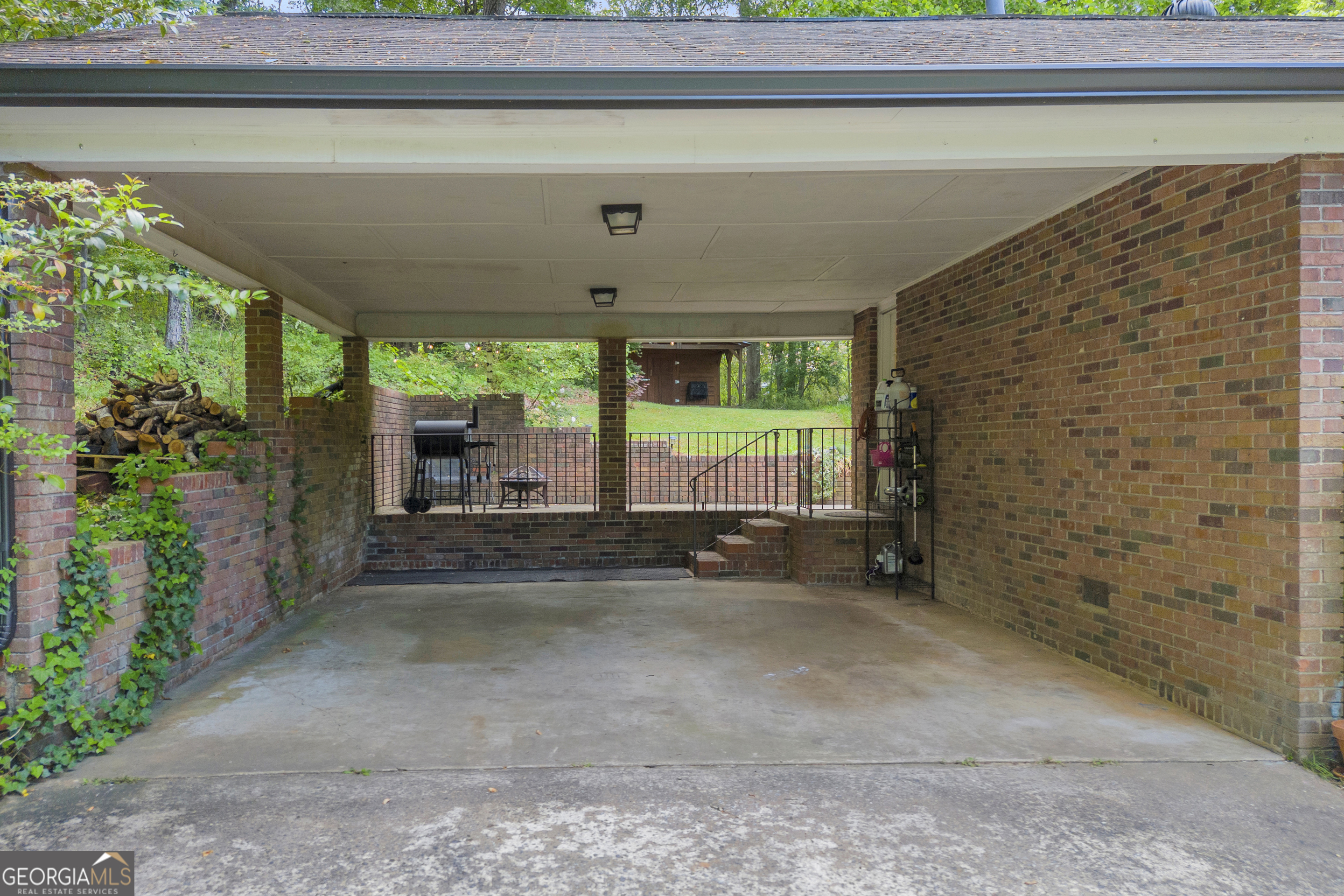 480 Somerset DR