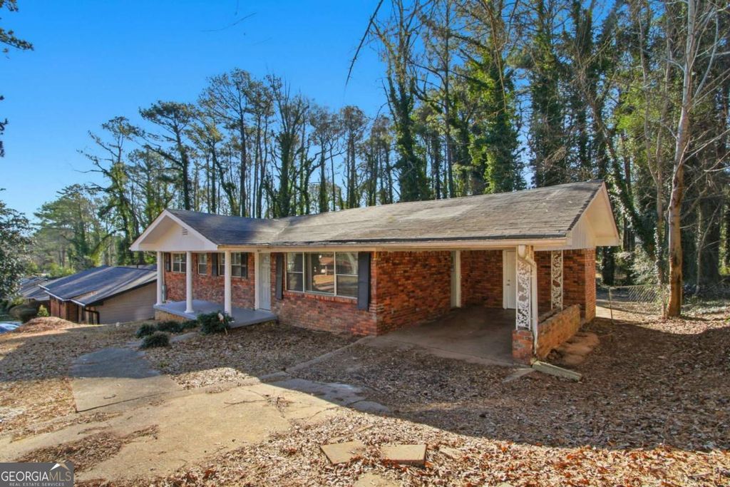 Photo of 3614 Ingledale Drive SW, Atlanta, GA 30331 (MLS # 10690824)