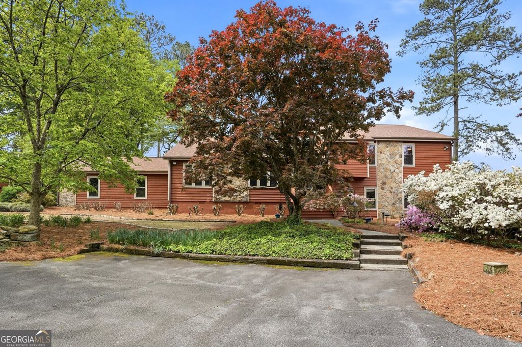 Photo of 4228 Cove Court NE, Marietta, GA 30067 (MLS # 10730688)