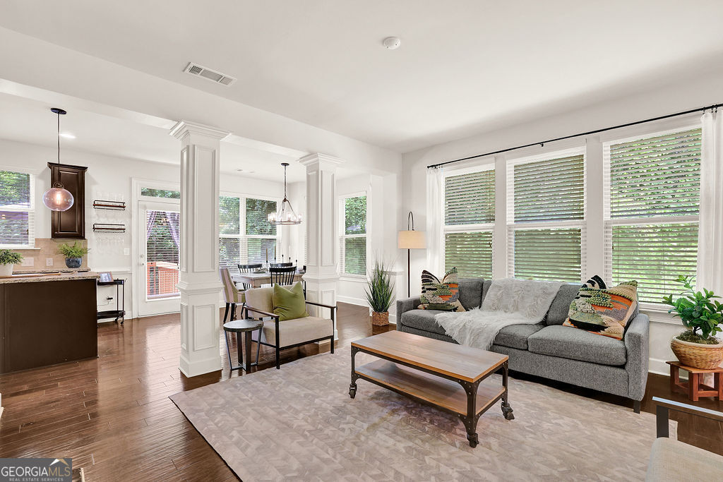 2333 Whiteoak BND SE