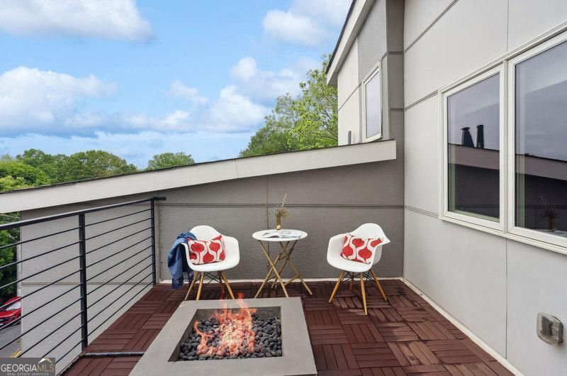 Atlanta, Georgia 30307, United States, 3 Bedrooms Bedrooms, ,4 BathroomsBathrooms,Residential,Active,169520