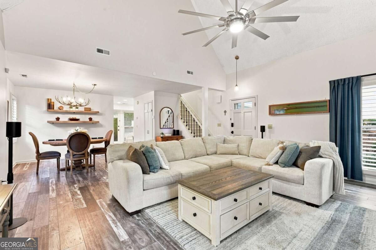 414 Roswell Green LN