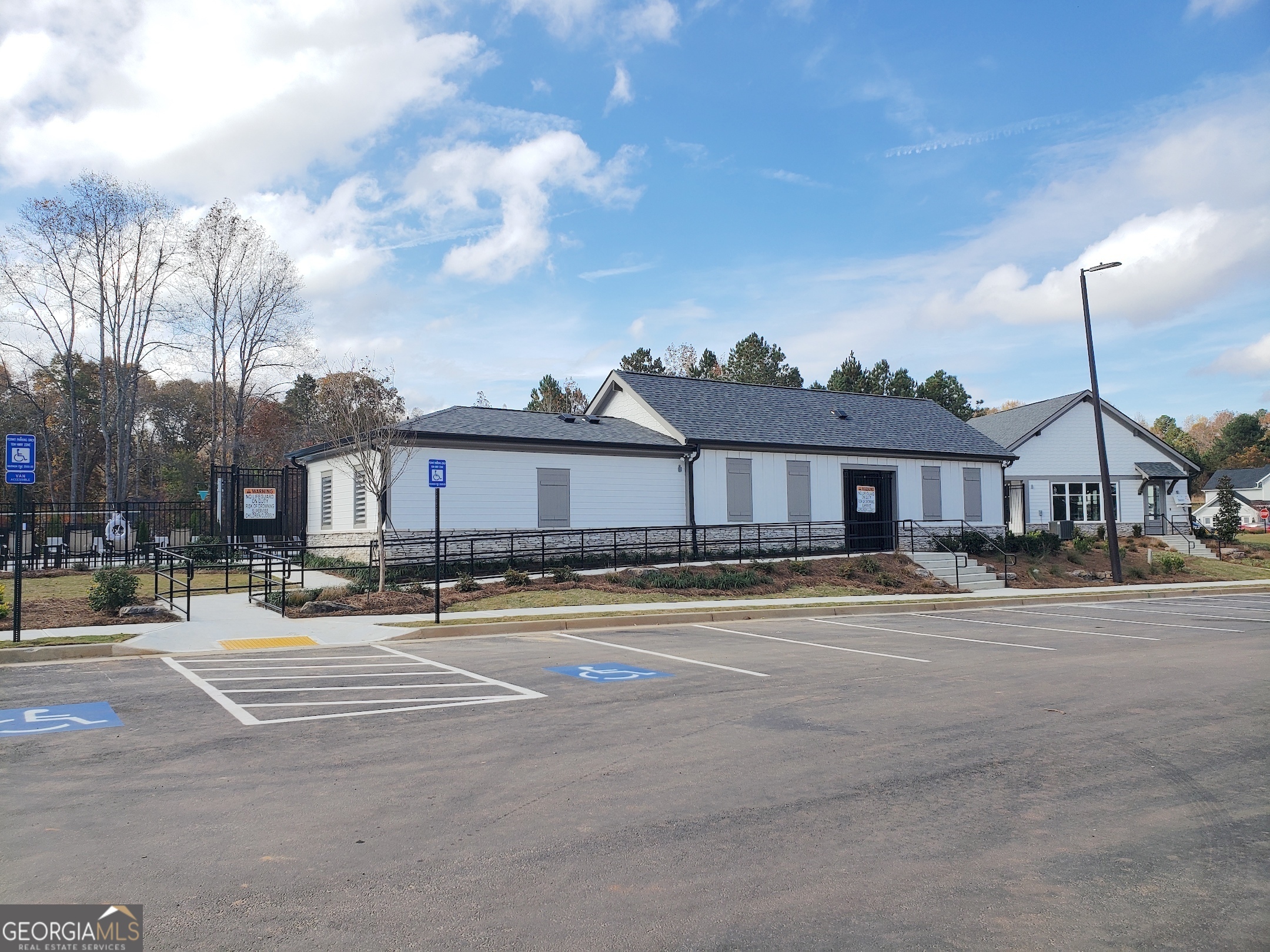 Twin Lakes - Residential