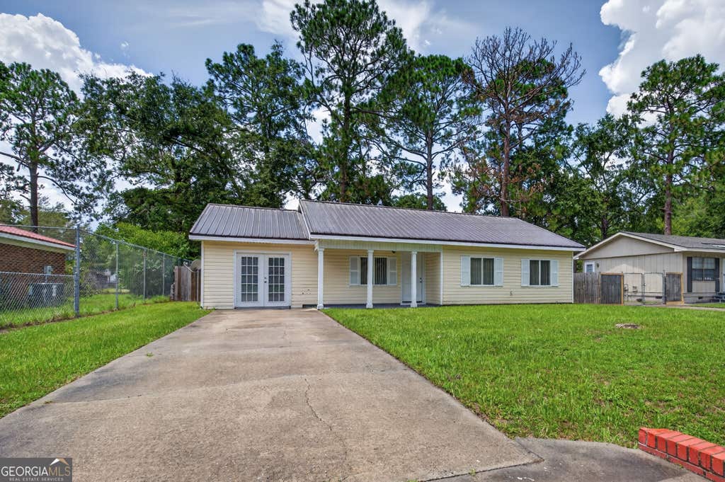 Photo of 239 Pointe South Drive, Hinesville, GA 31313 (MLS # 10832064)