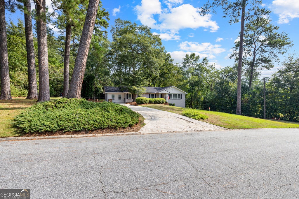 Photo of 2935 Victoria Circle, Macon, GA 31204 (MLS # 10852892)