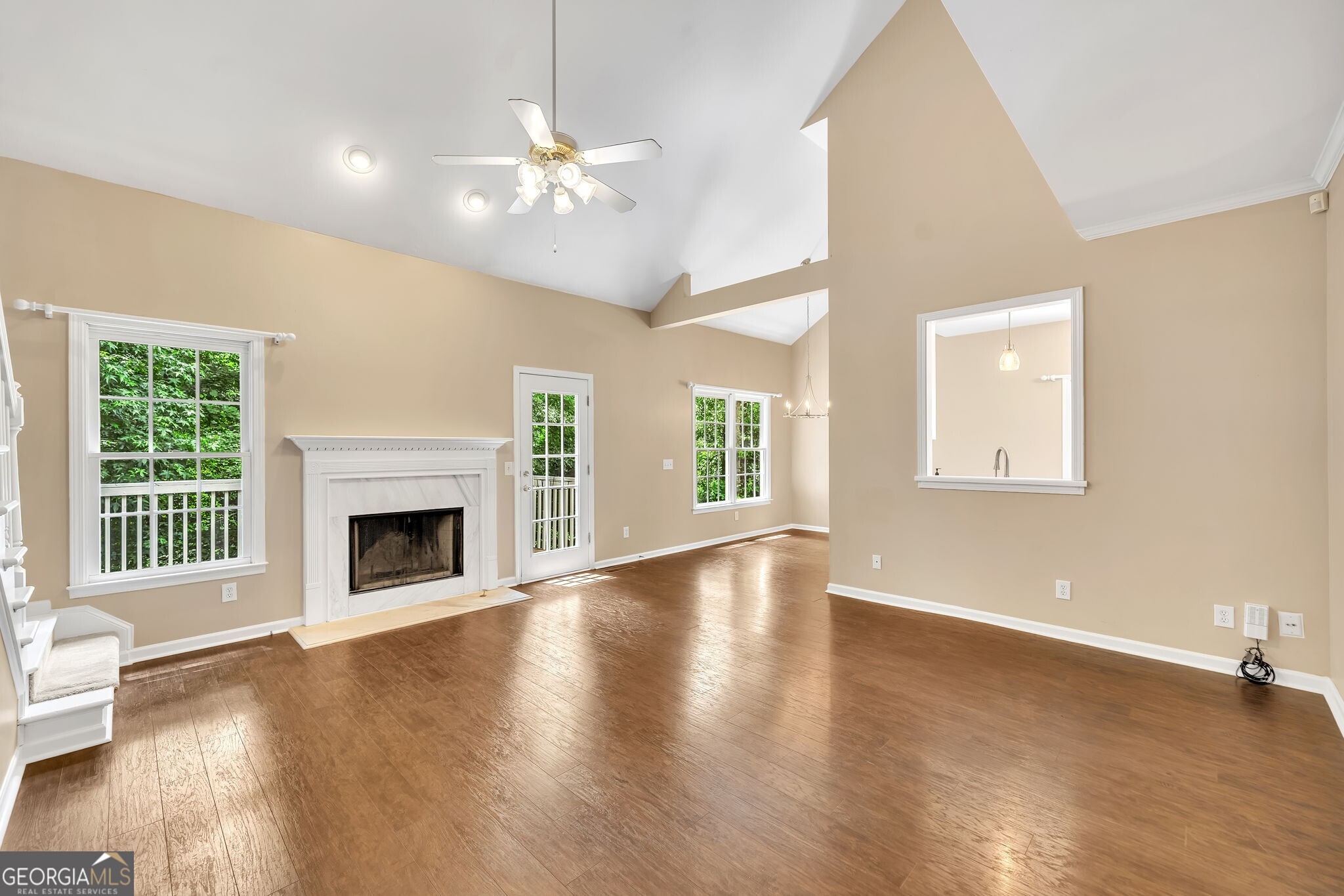 214 Kingsley WAY