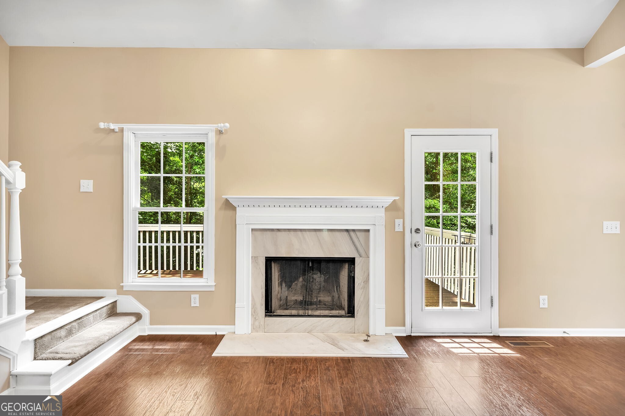 214 Kingsley WAY