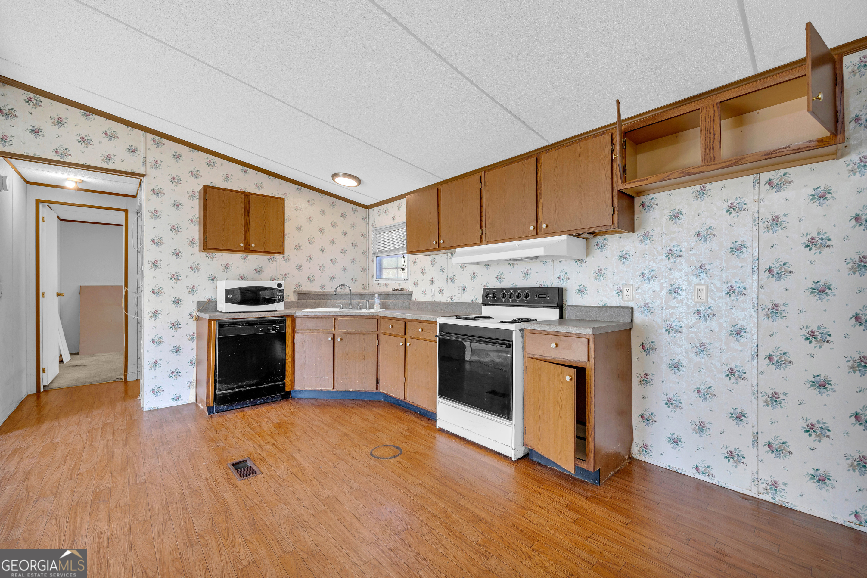 Lavonia, Georgia 30553, United States, 3 Bedrooms Bedrooms, ,2 BathroomsBathrooms,Residential,Active,41544