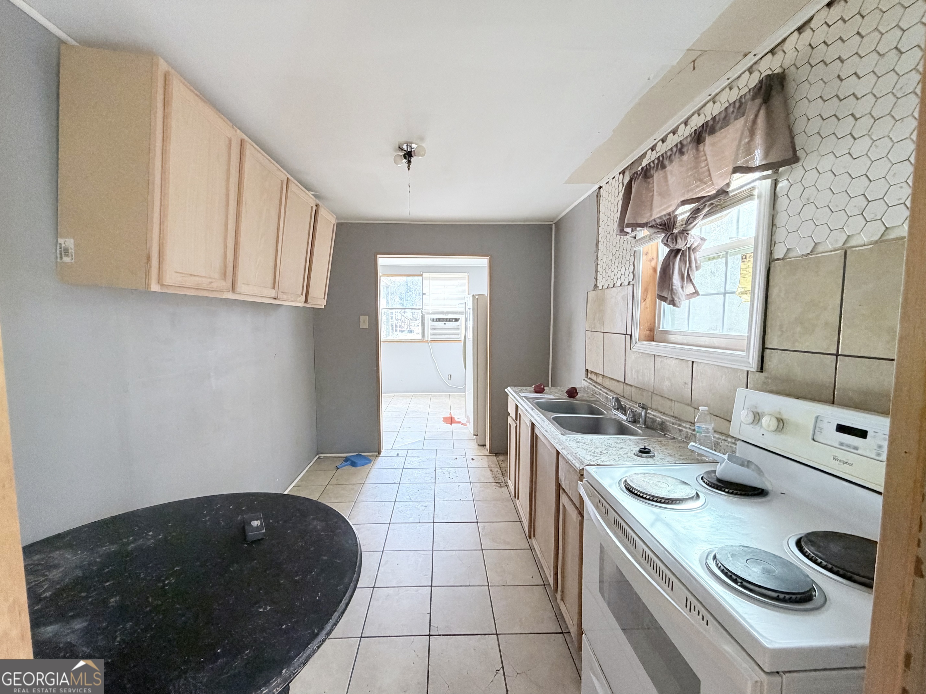 1037 Campbell Street EXT