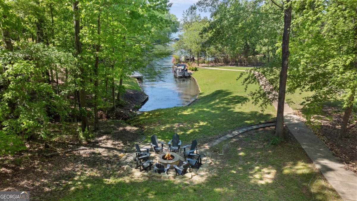 381 East Riverbend DR