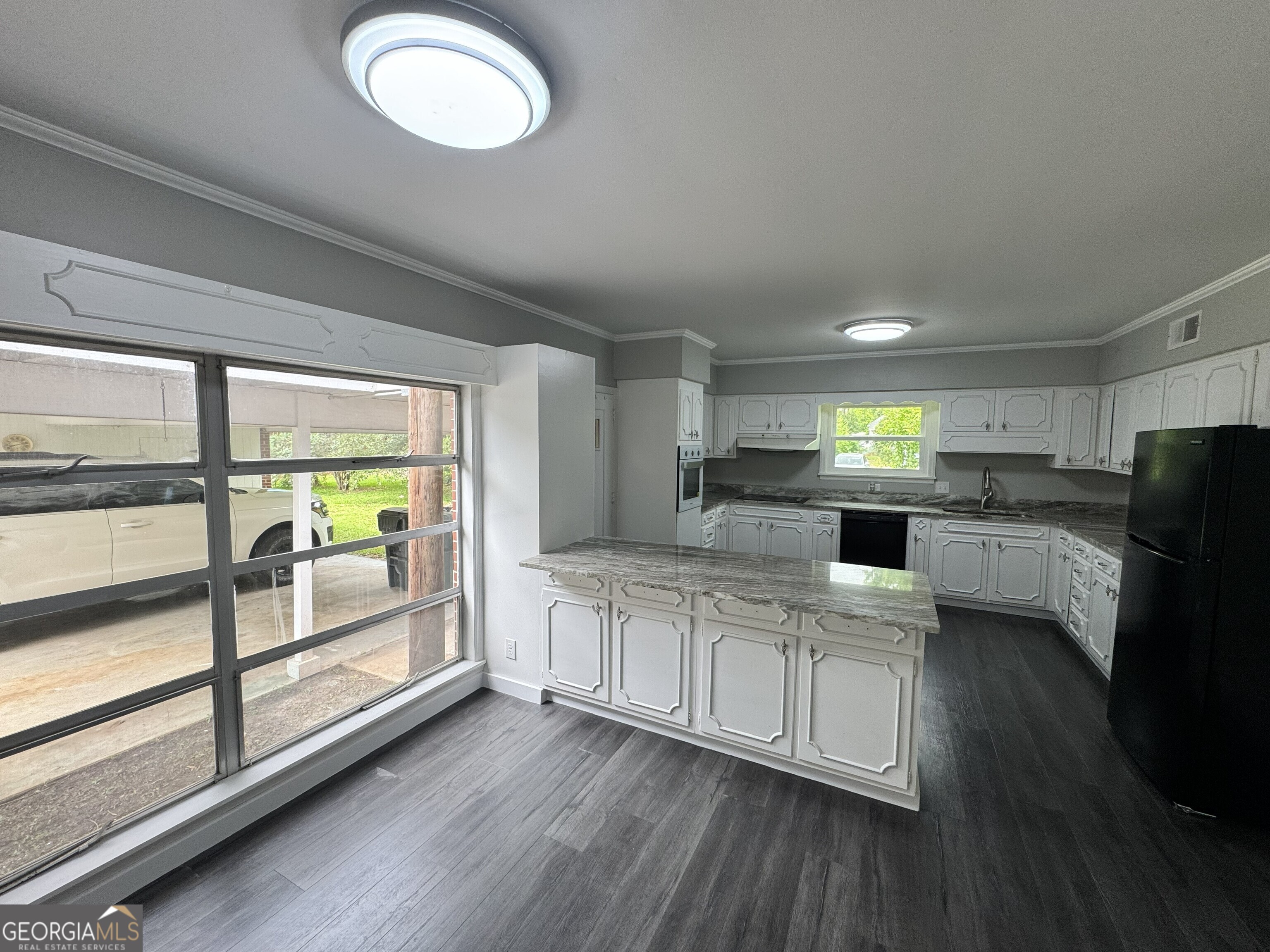 402 Westview DR