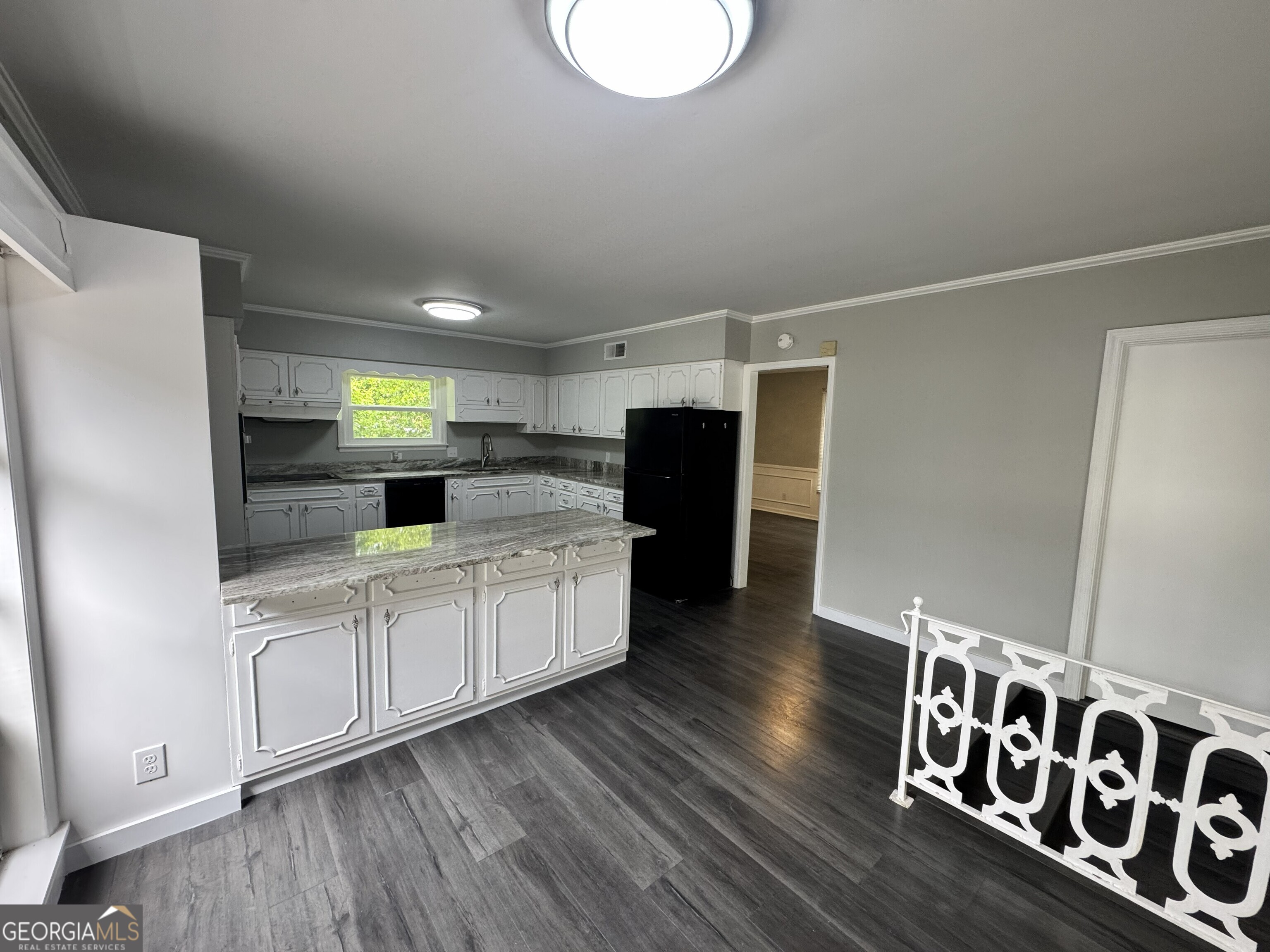 402 Westview DR