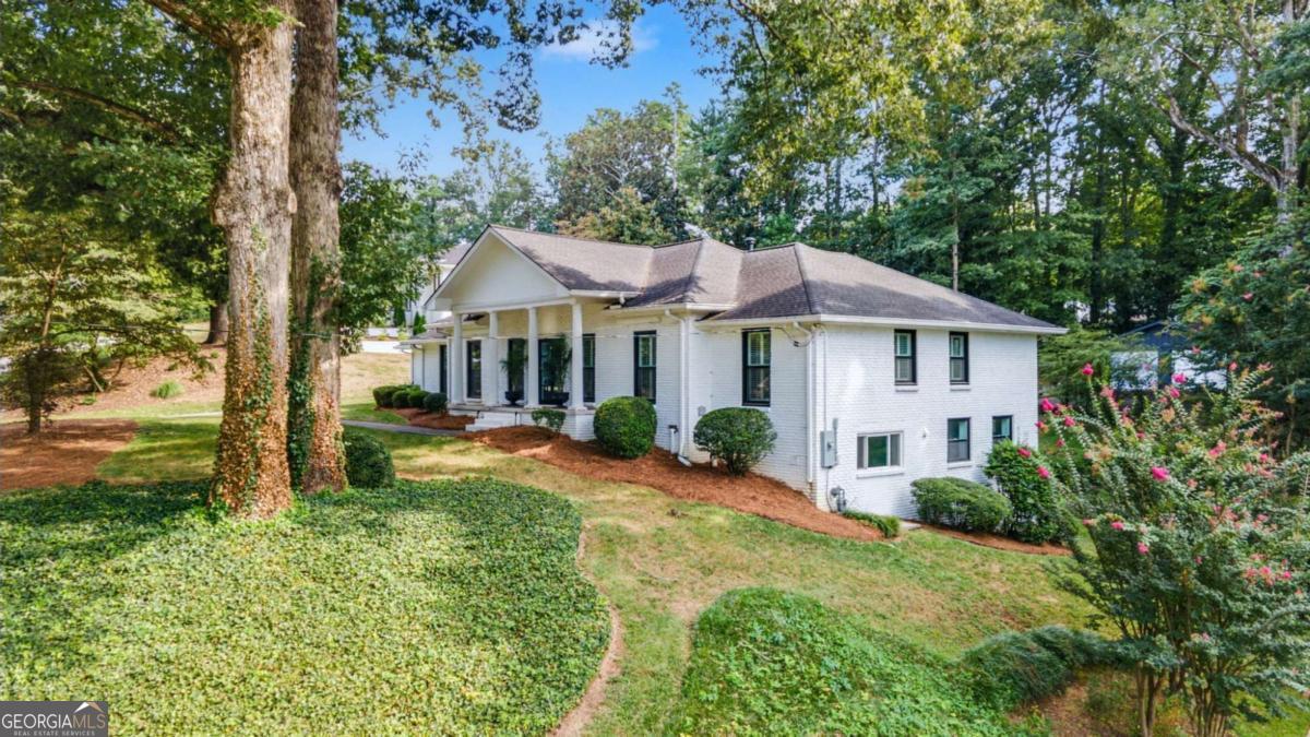 460 Riverside PKWY