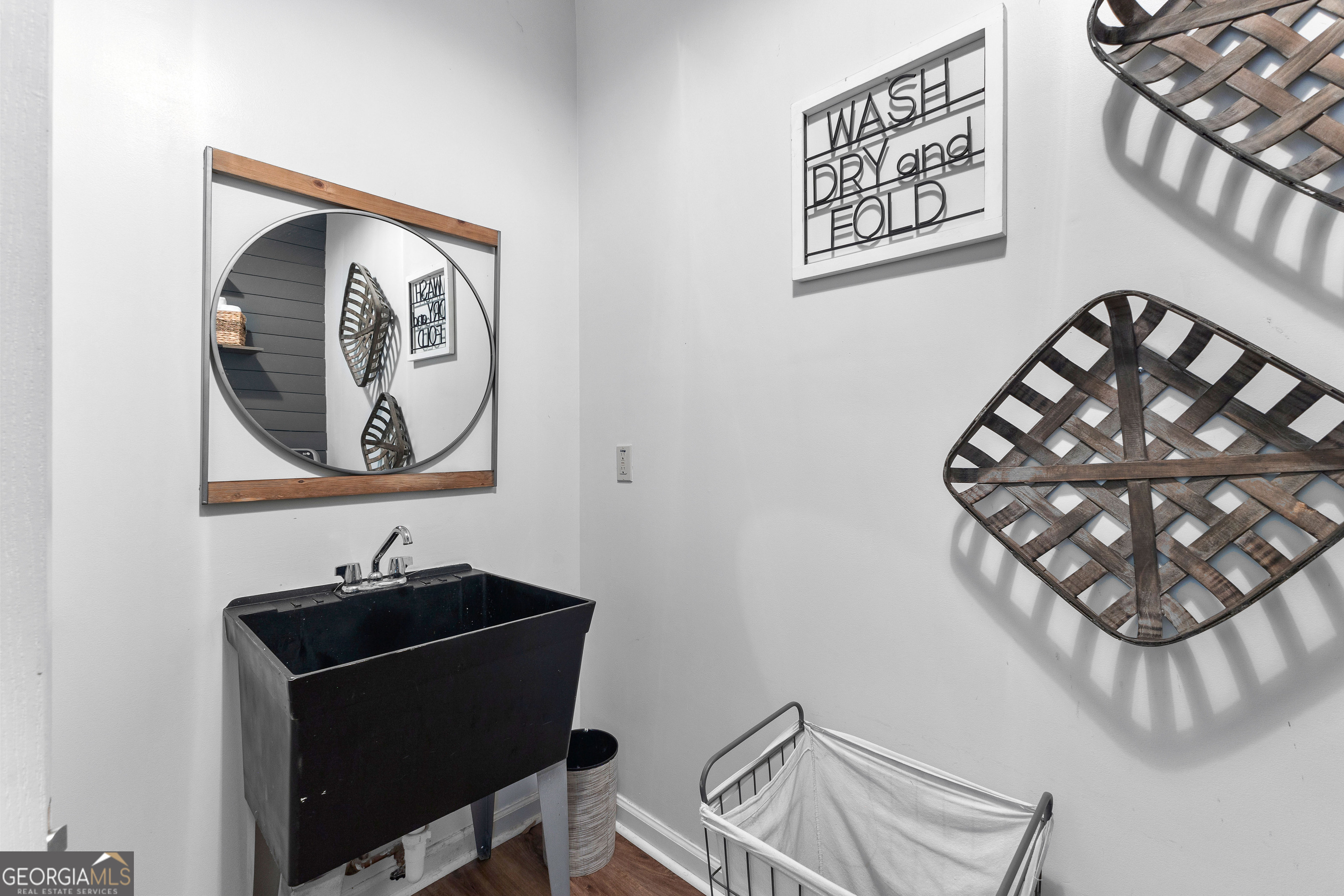 Senoia, Georgia 30276, United States, 4 Bedrooms Bedrooms, ,4 BathroomsBathrooms,Residential,Pending,84488