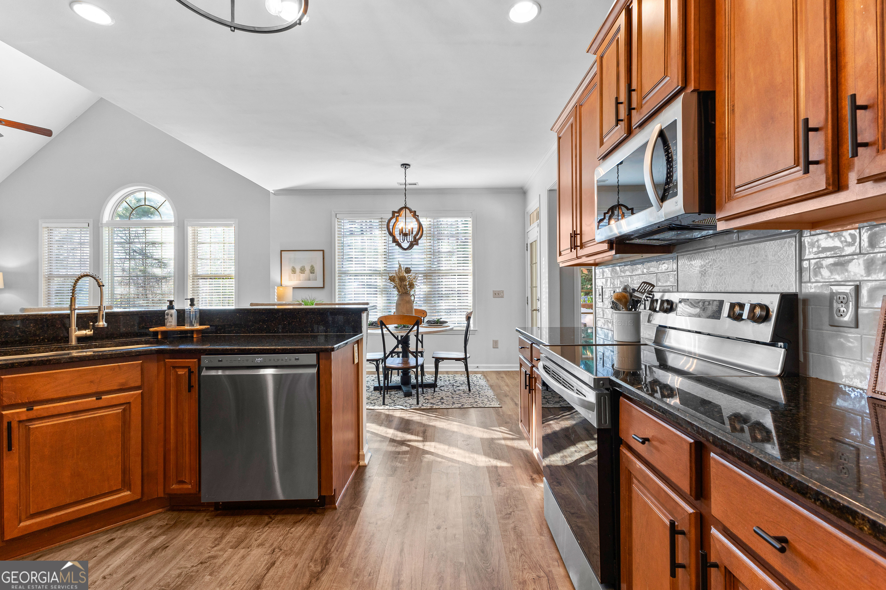 Senoia, Georgia 30276, United States, 4 Bedrooms Bedrooms, ,4 BathroomsBathrooms,Residential,Pending,84488