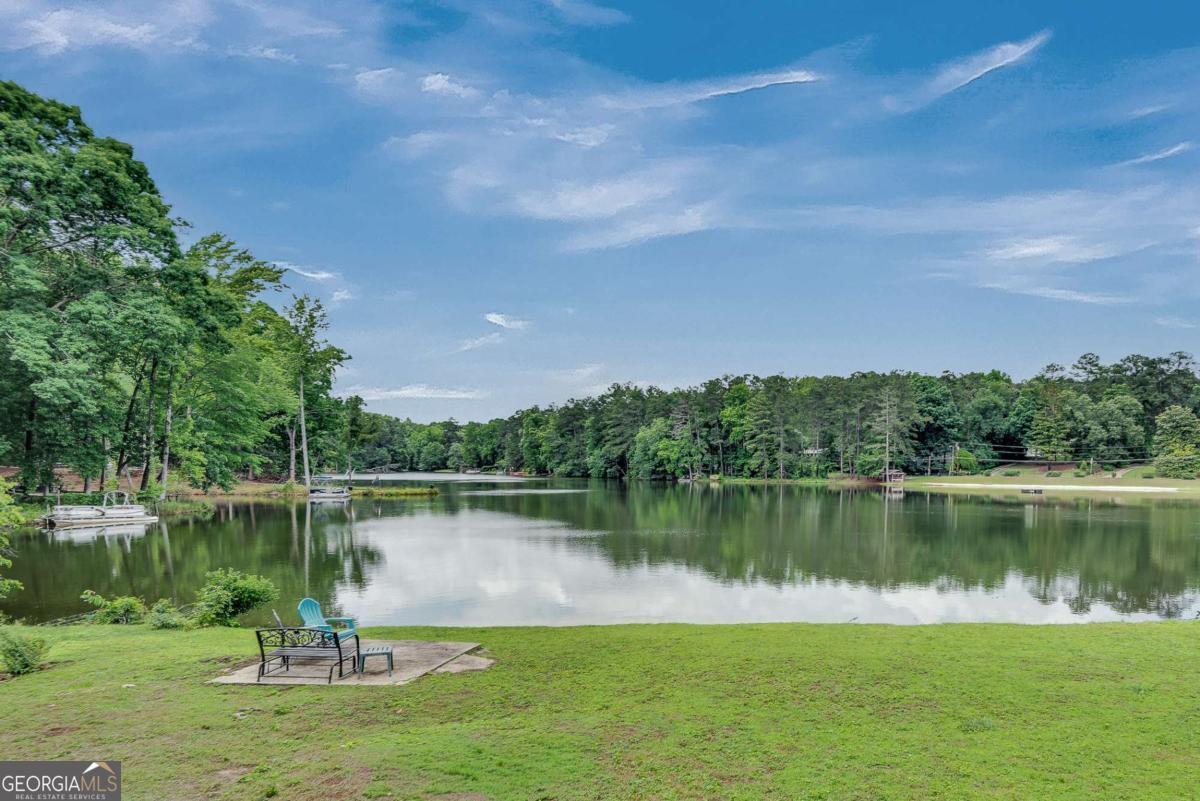588 Kenilworth CIR
