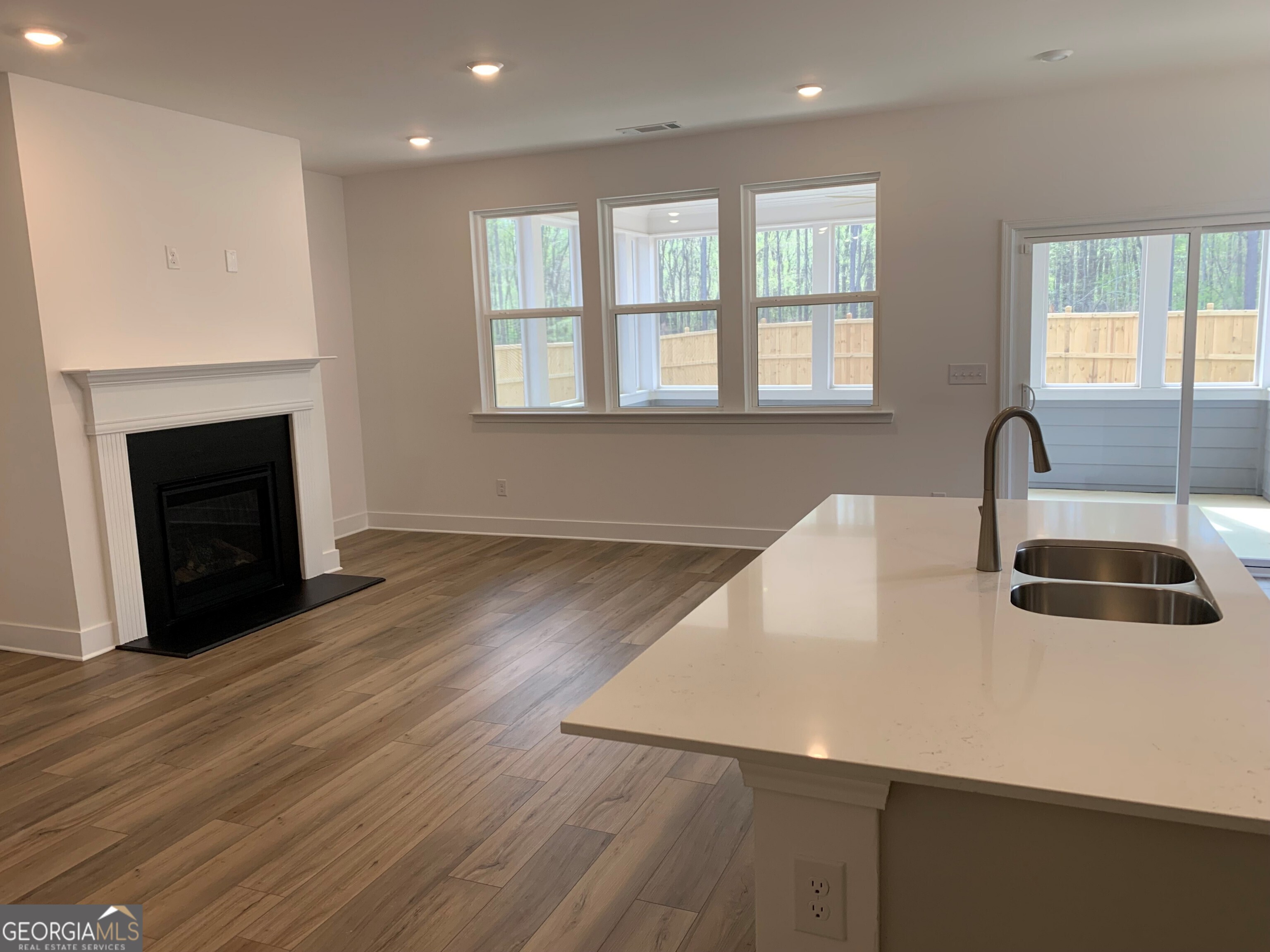 122 Airmont DR