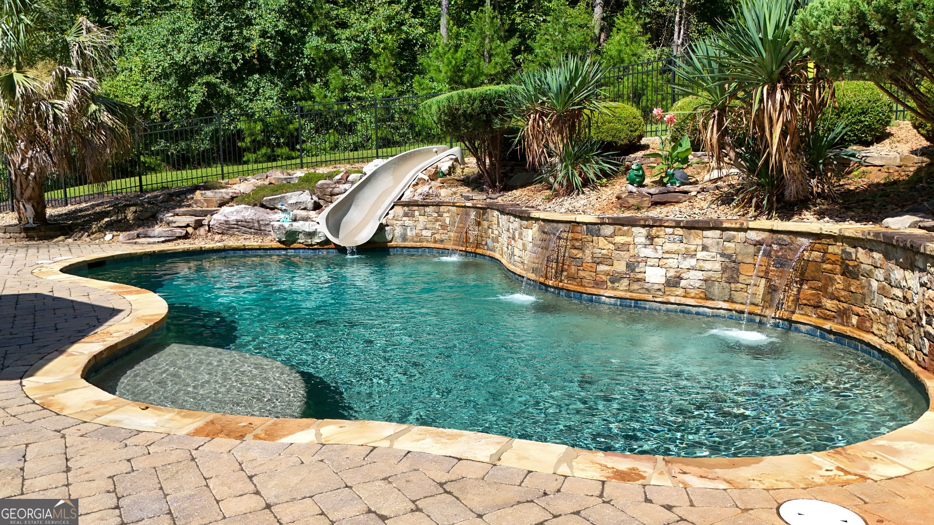 351 Shoals LN