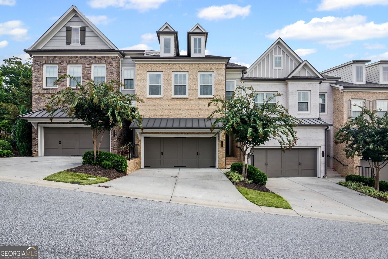 3465 Fenton DR SE