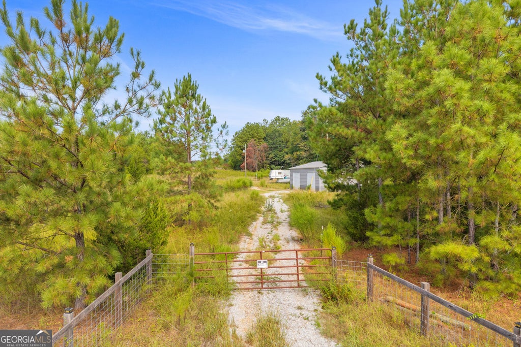 Photo of 550 Cokesbury Highway, Hartwell, GA 30643 (MLS # 10852226)